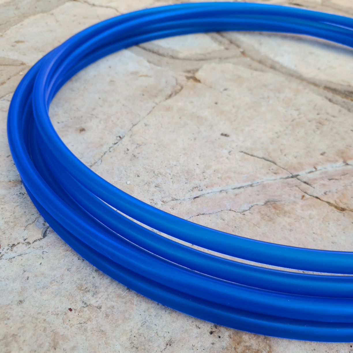 20240905_172724.jpg חישוק פוליפרו 5/8 כחול אדמירל (איכות כחול לבן) – תמונה 1