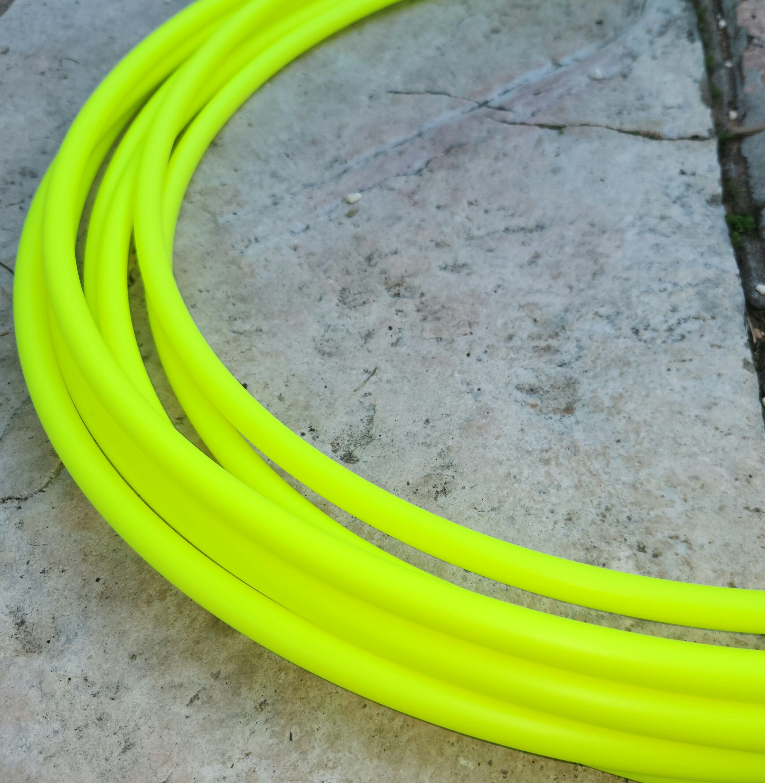 20241224_155317-scaled-3.jpg חישוק פוליפרו 5/8 צהוב UV מרקר US – תמונה 1