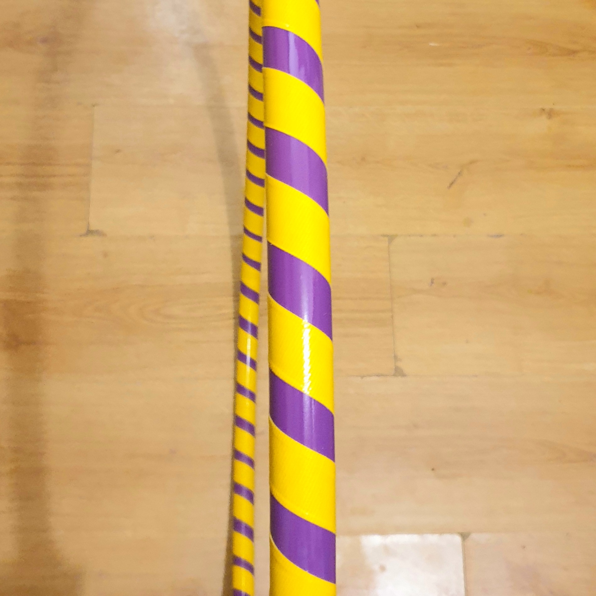 חישוק-מתחילים-עבה_-סגול-צהוב.jpg חישוק מתחילים עבה: סגול - צהוב – תמונה 1